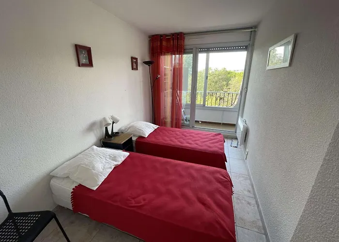 3 Pièces, Piscine, Proche Plage, Wi-fi, Garage - Fr-1-328-269 *
